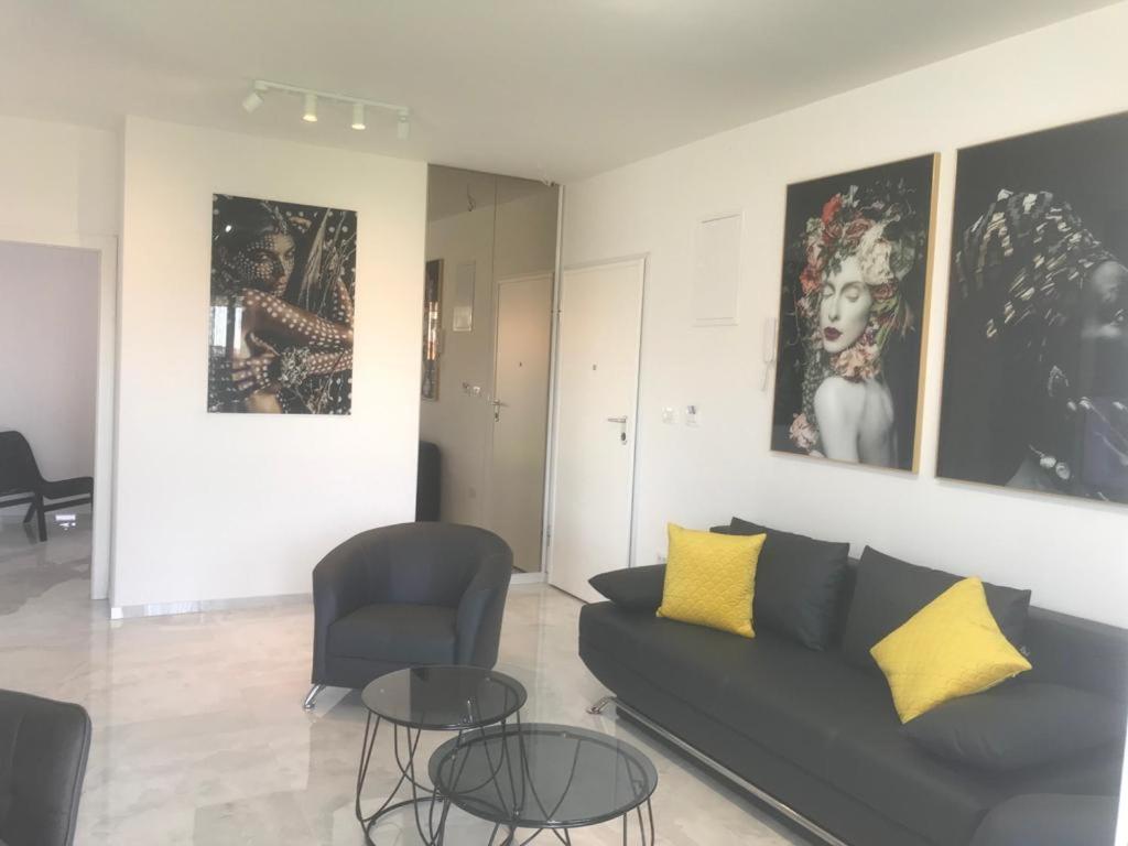 Hedonist-Luxury 2 Bedroom Apartment With Private Hot Tub, Garden And Free Parking Trogir Luaran gambar